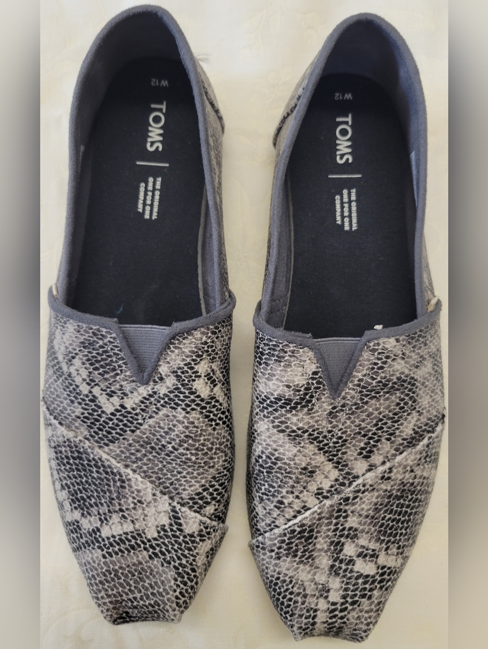TOMS Alpargata Slip On Shoes Womens 12 Snake Print Gray Black Canvas Flats